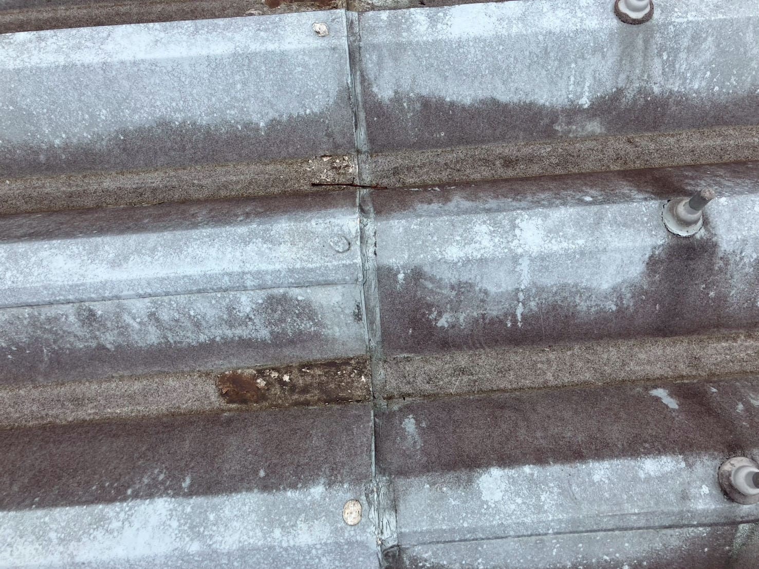 屋根繋ぎシーリング